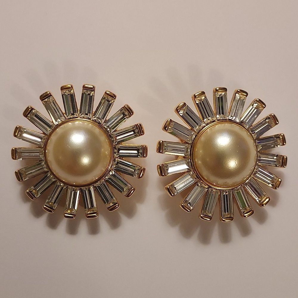 Swarovski crystal faux pearl clip on earrings vintage